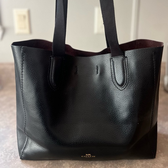 Elegant Black Leather Tote Bag - Picture 1 of 5